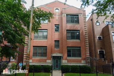 Main picture of 1940 W Diversey Pkwy