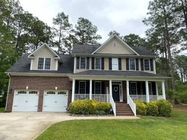 Main picture of 257 Lakeside Ln