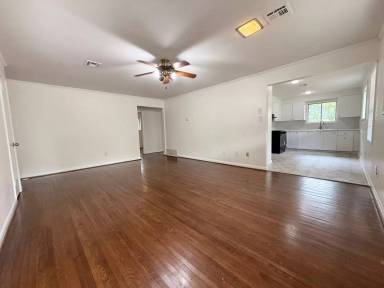 Main picture of 107 Beverly Ave