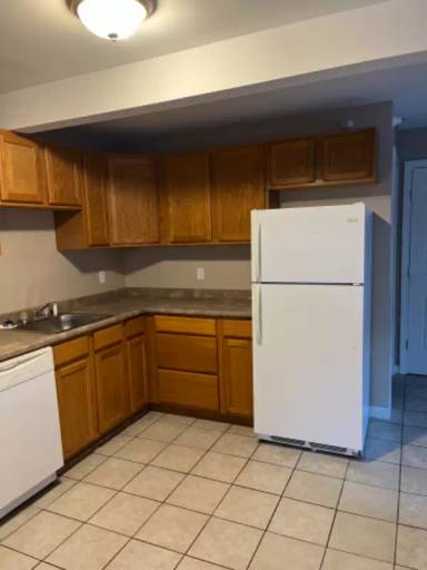 Main picture of 90 Cushing St