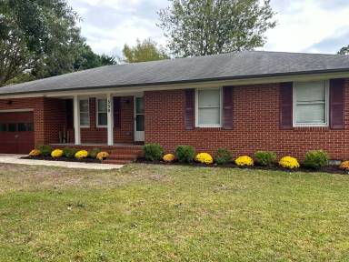 Main picture of 330 Covington Rd
