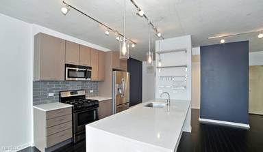 Main picture of 659 W Randolph Condos