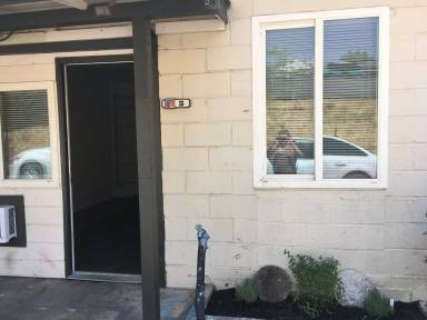 Main picture of 5122 Charles St