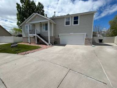 Main picture of 1335 N 2710 W