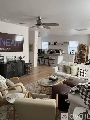 Main picture of 2021 3rd Ave E