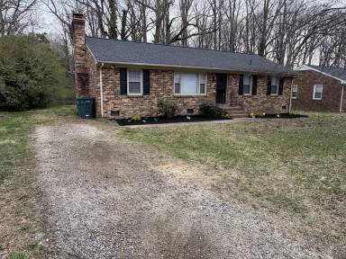 Main picture of 304 W Washington St