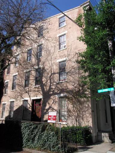 Main picture of 225 Orchard St