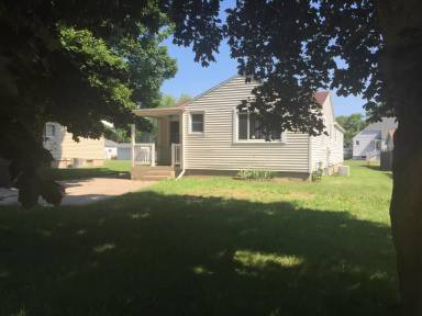 Main picture of 304 Henes Park Dr