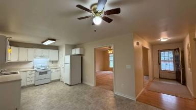 Main picture of 8607 Leslie Ct