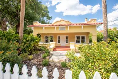 Main picture of 115 W Voorhis Ave