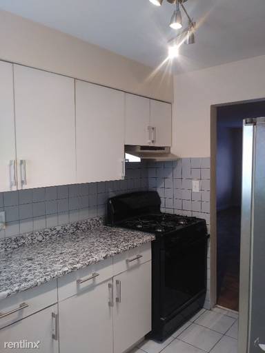 Main picture of 4817 Hull St