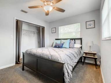 Main picture of 3920 Whiting Dr SE
