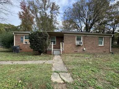 Main picture of 4030 Bearwood Ave