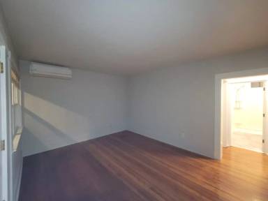Main picture of 845 W 26th Ave
