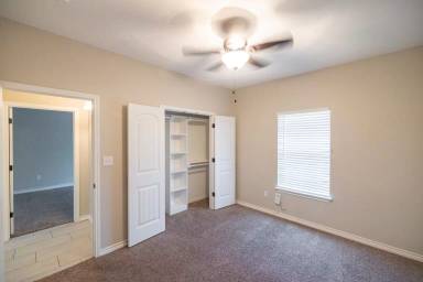 Main picture of 6027 Jennings Dr