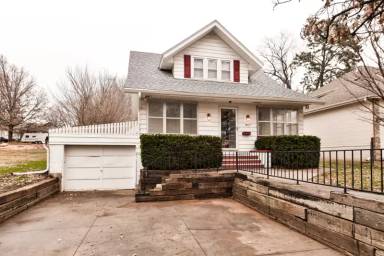 Main picture of 5017 S 133rd St