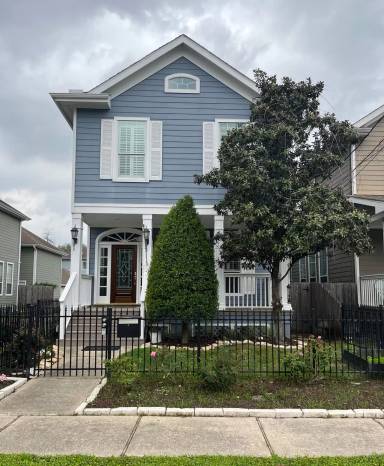 Main picture of 1523 W 24th St