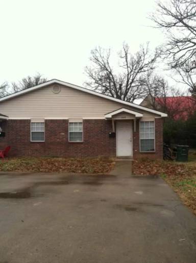 Main picture of 1015 W Hickory St