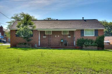 Main picture of 1442 Troupe St