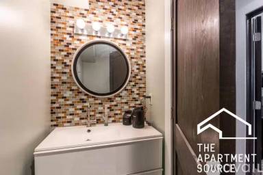 Main picture of 1937 N Winchester Ave