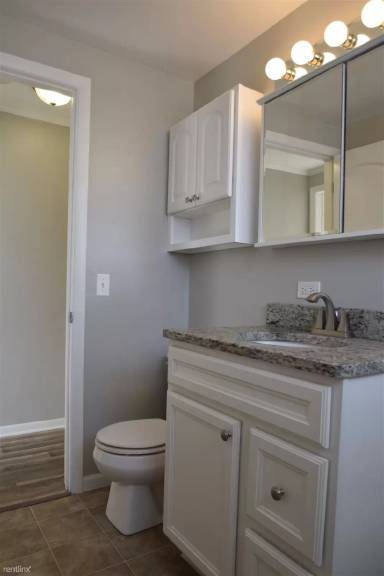 Main picture of 1469 Ashland Ave