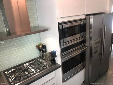 Main picture of 1120 Venetian Way