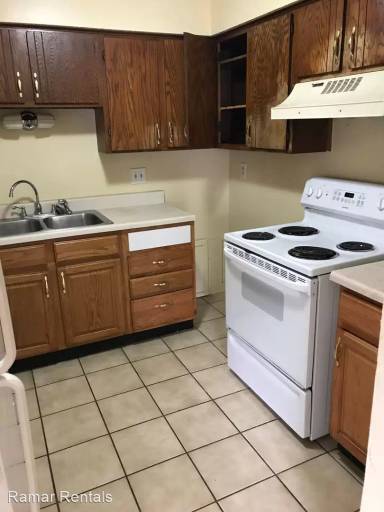 Main picture of 1424 Case Ave