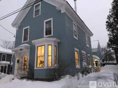 Main picture of 30 School St