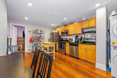 Main picture of 44 Hillside St