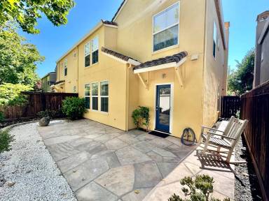 Main picture of 82 Gann Way