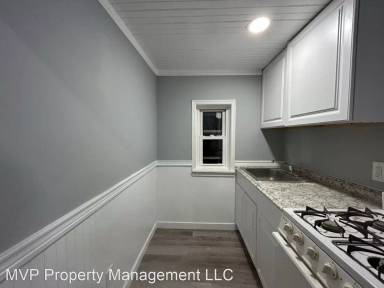Main picture of 4216 Broadway