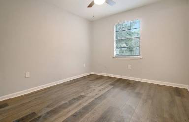 Main picture of Creekside Commons Apartments
