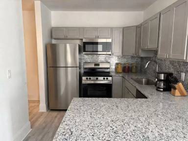 Main picture of 2 Grove St