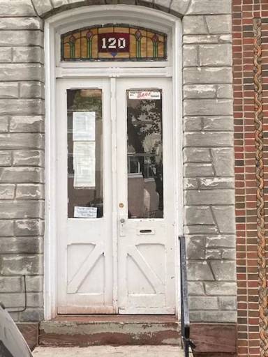 Main picture of 120 N 10th St