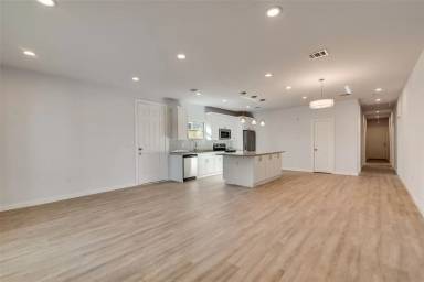Main picture of 4337 Canal St