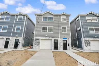 Main picture of 161 Beach 25th St