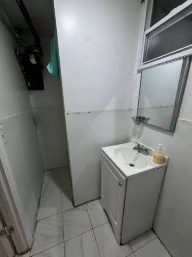 Main picture of 1822 Barnes Ave
