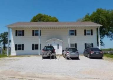 Main picture of 111 Elm St