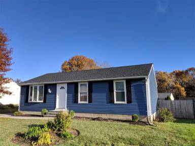 Main picture of 8 Midland Dr