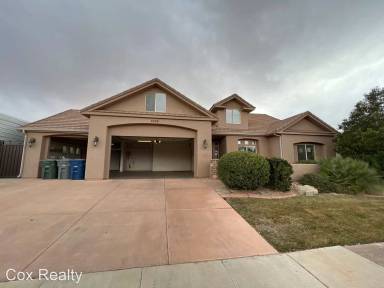 Main picture of 1024 E Black Brush Dr