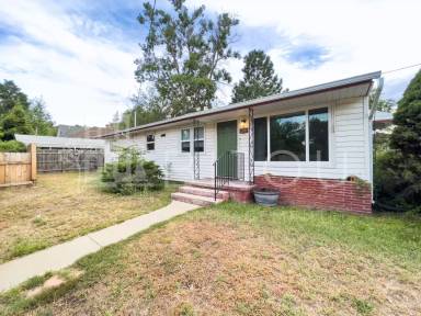 Main picture of 803 E Willamette Ave