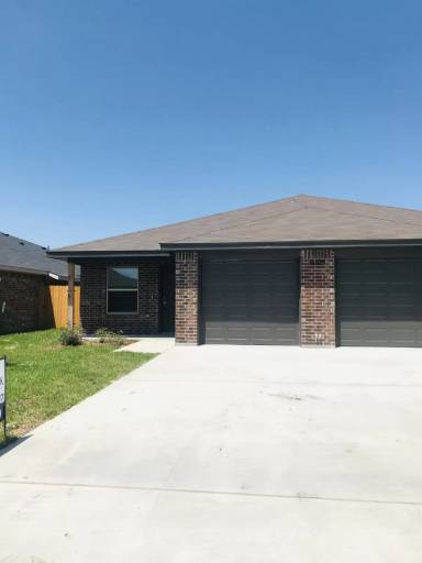 Main picture of 6109 Amelia Earhart Blvd