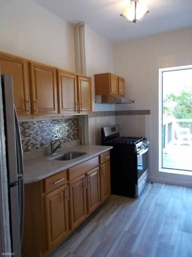 Main picture of 368 E 28th St