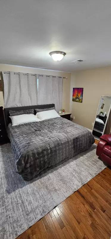 Main picture of 312 Bond St