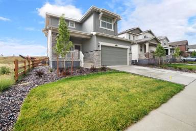 Main picture of 2480 Crescent Cir W