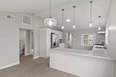Main picture of 3134 N 14th 1/2 St