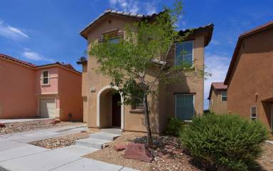 Main picture of 11901 Giles St