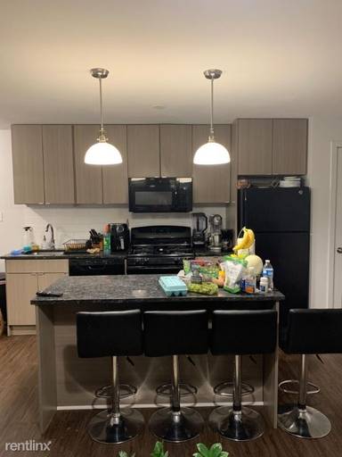 Main picture of 5413 N Winthrop Ave