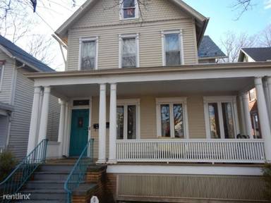 Main picture of 465 S River St