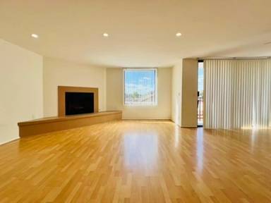 Main picture of 626 N Isabel St